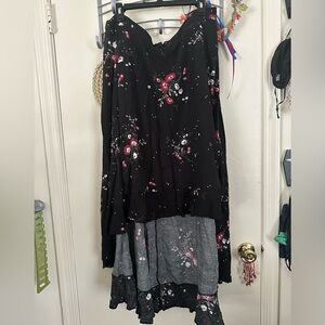 Torrid Hi-Lo/High-Low Black Floral Skirt